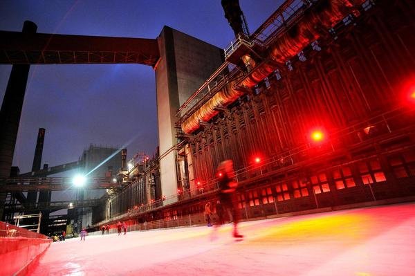 Zollverein Eisbahn.jpg