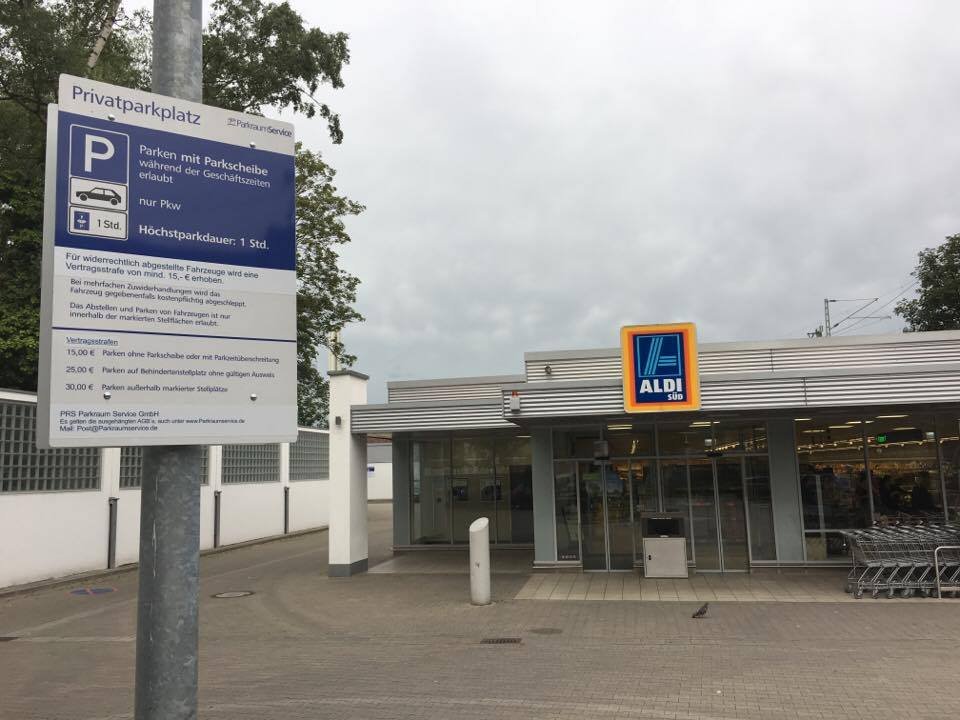 Parkplatz von Aldi, Rewe und dm in Heidelberg – jetzt werden Kennzeichen  registriert