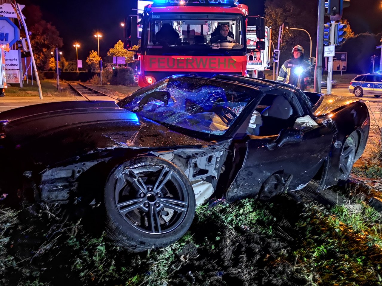 Mülheim Crash mit Corvette Fahrer hat „unglaubliches Glück