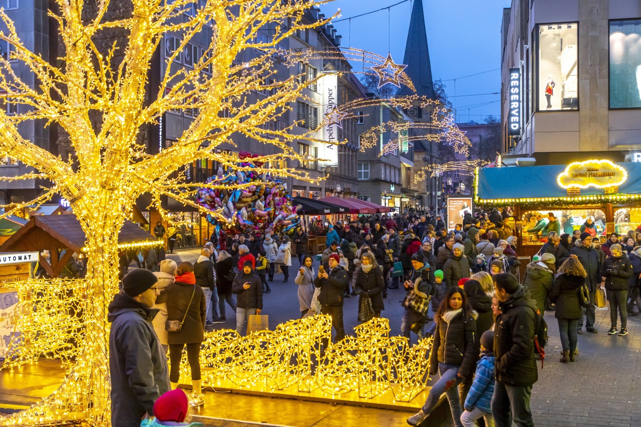 Der Essener Weihnachtsmarkt lockte auch in diesem Jahr tausende Menschen an.