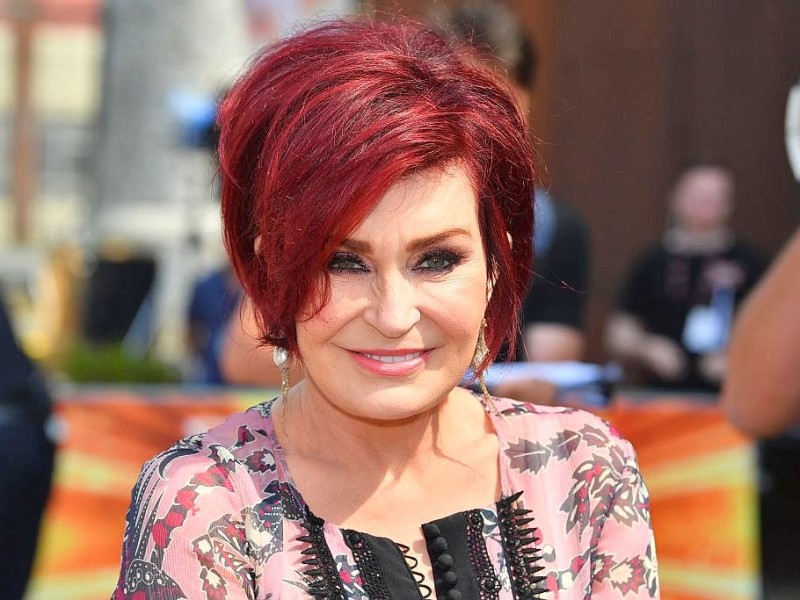 Sharon Osbourne, Ehefrau von „Black Sabbath“-Altrocker Ozzy, erkrankte 2002 an Darmkrebs. Im November 2012 hatte sie sich zudem für eine Brust-Amputation entschieden. 