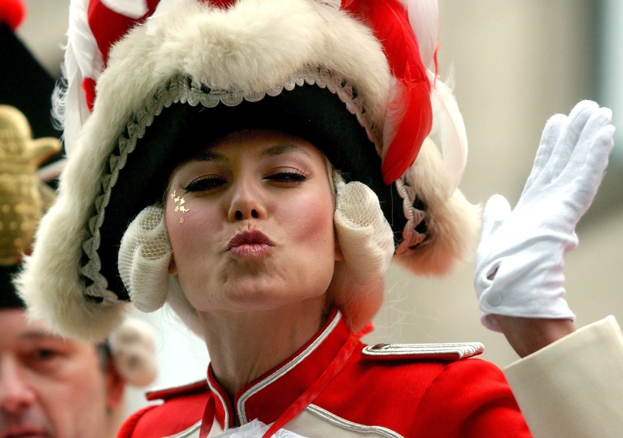 Eine heimatverbundene Frohnatur. Heidi Klum 2003 beim Kölner Karneval.