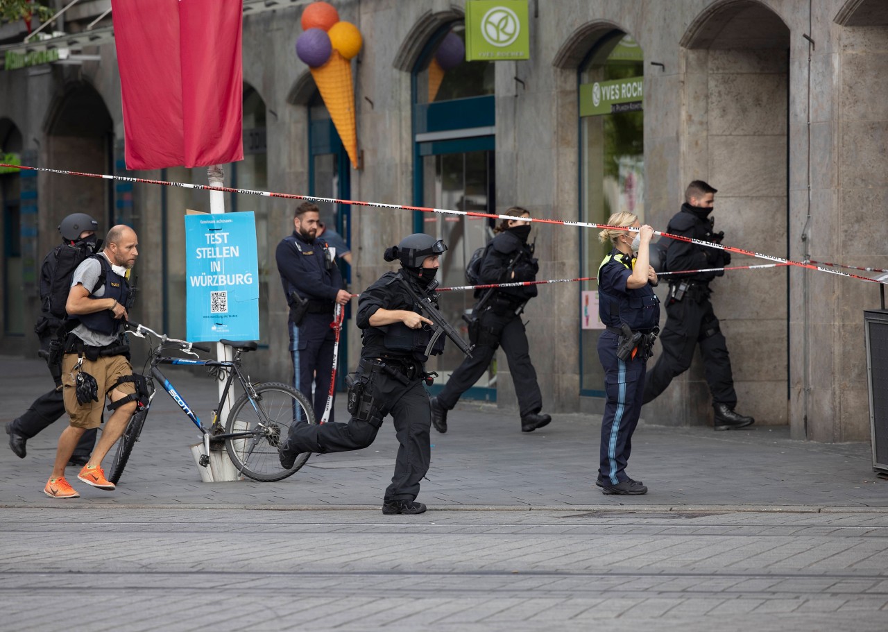 Dramatischer Polizeieinsatz in Würzburg am Freitag. 