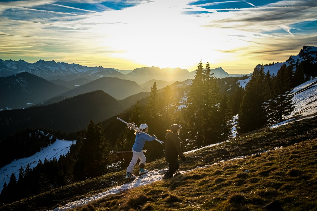 Ski-Fahren in Bayern kann ziemlich gefährlich werden. 2021 gab es so viele Unfälle und Tote in den Bergen wie noch nie. (Symbolbild)