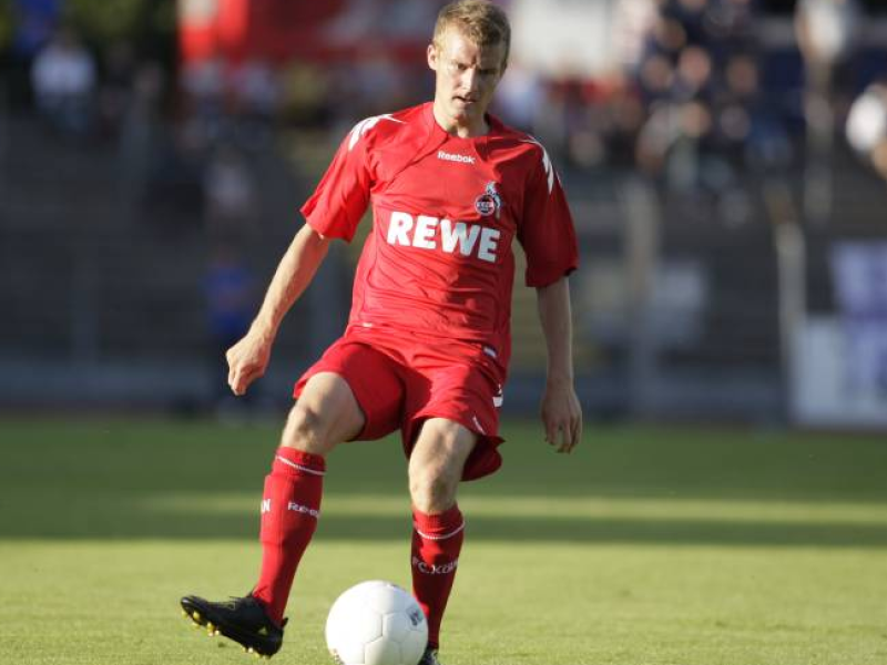 ...war der flinke Mittelfeldspieler für den 1. FC Köln im Einsatz. Außer einem wichtigen Tor gegen den FC Bayern München gelang dem U21-Nationalspieler jedoch nicht viel beim FC.