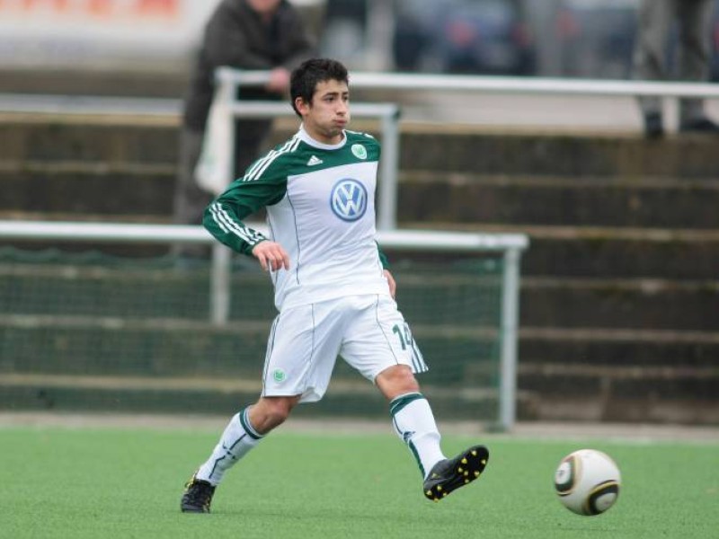 Am Sonntag spielt Enes Uzun noch für den VfL Wolfsburg um die A-Junioren Meisterschaft, nächste Saison wird der 19-jährige Deutsch-Türke dann für den VfL Bochum...