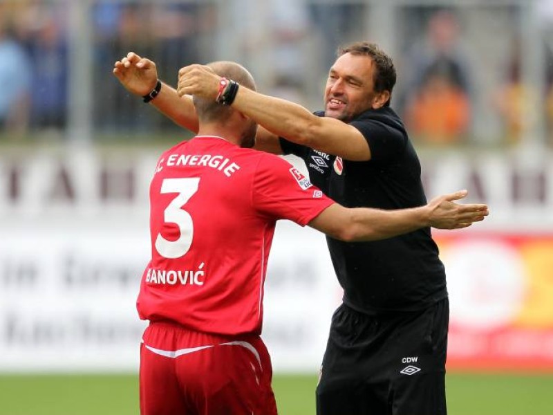 ...ablösefrei zu Energie Cottbus und erzielte am 4. Spieltag beim 2:0-Sieg über Alemannia Aachen sein erstes Tor für das neue Team.