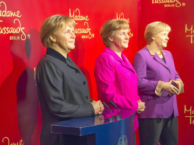 Das weltberühmte Wachsfigurenkabinett Madame Tussauds ist ein schönes Touristenziel. Da kann man seinen Lieblingspromis mal ganz nah kommen, ohne ihnen auf die Nerven zu gehen. Und sie bleiben fürs Selfie immer artig stehen. 