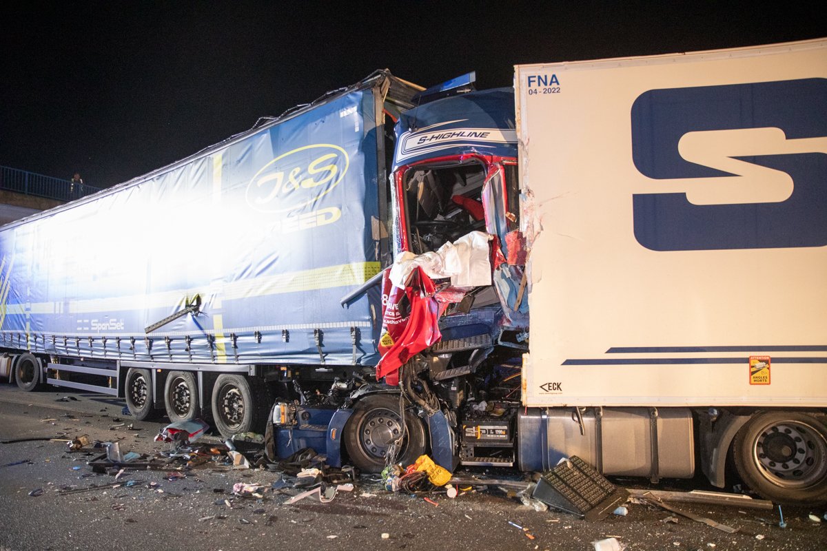 A4 In NRW: Schrecklicher Lkw-Unfall Endet Tödlich - DerWesten.de