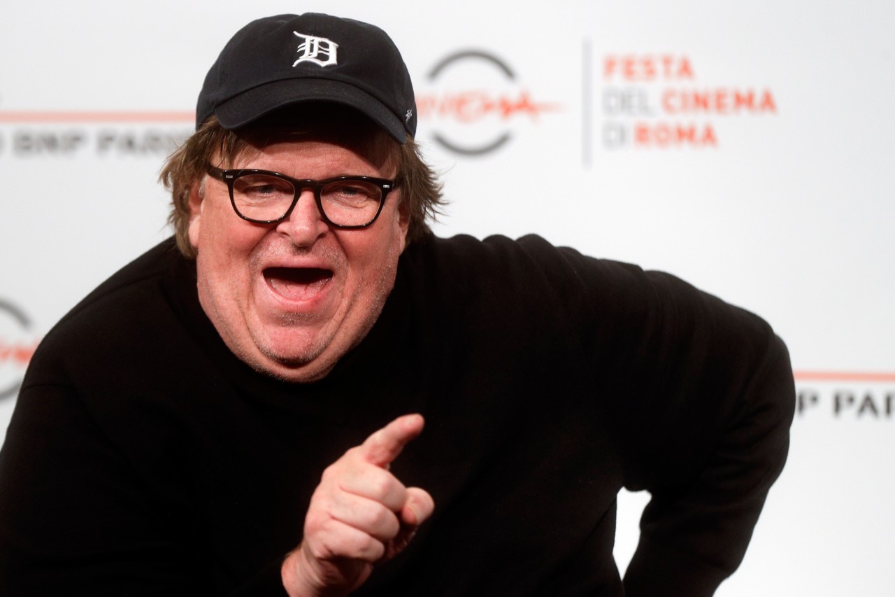 Filmemacher Michael Moore fordert in einer Late Night Show den Starbucks-Boykott.