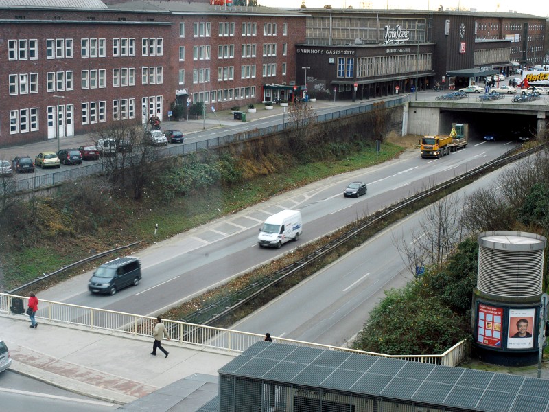 A 59 und Hauptbahnhof im Januar 2007.
