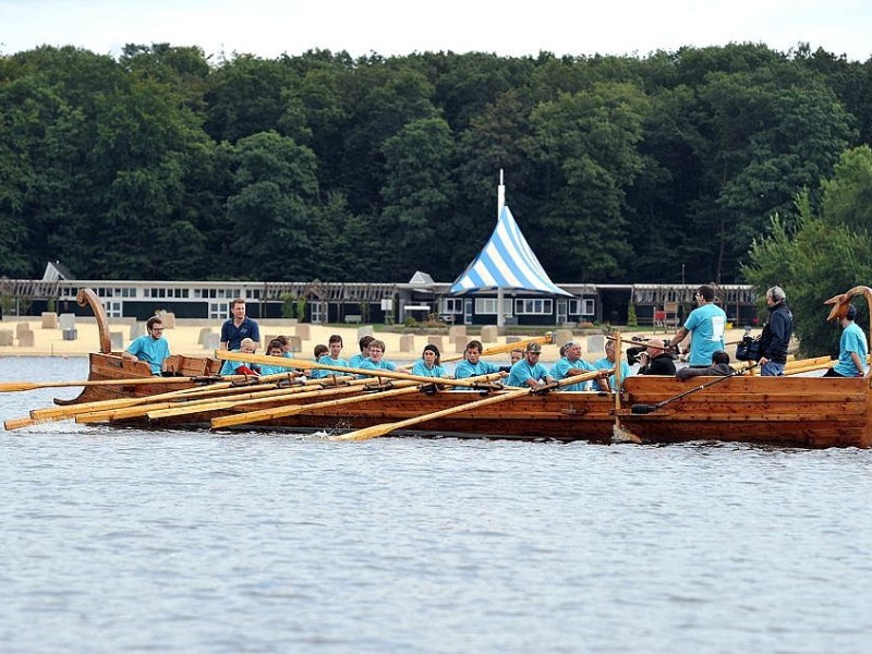 Halterner Stausee am Donnerstag, 06.09.2012. Zwei roemische Flusskriegsschiffe treten gegeneinander in einer Wettfahrt an. Ruderer aus der Region und Studenten der Wilhelm-Universität Münster rudern unter Hochleistungsbedingungen für die Wissenschaft, Sportmediziner nehmen die Werrte auf.Foto: Joachim Kleine-Büning/WAZ FotoPool