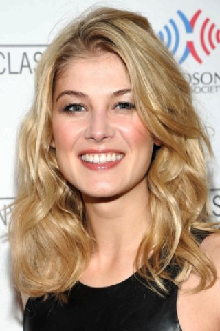 In Stirb an einem anderen Tag war Rosamund Pike das Bond-Girl von Pierce Brosnan im Jahr 2002.