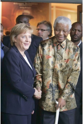 2007 traf Nelson Mandela in Johannesburg Angela Merkel.