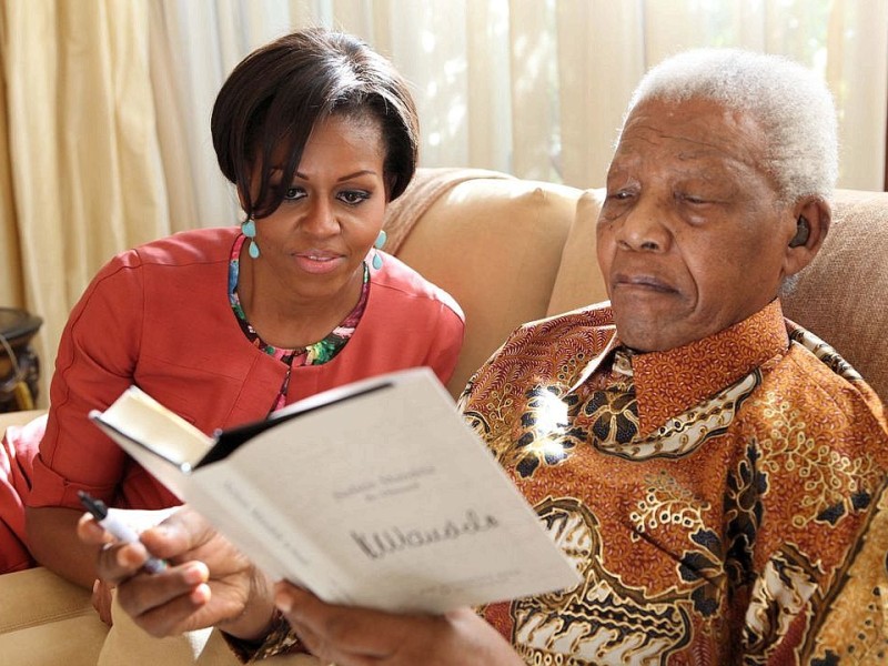 ...Bücher veröffentlicht. Das neueste zeigt er Michelle Obama bei ihrem Besuch 2011.