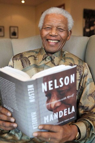 ...veröffentlichter er 2010 ijn seiner Biografie. Über Nelson Mandela wurden zahlreiche...