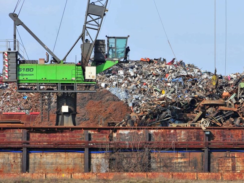 Im Hafenbecken C befindet sich die Schrottinsel. Foto: Friedhelm Geinowski