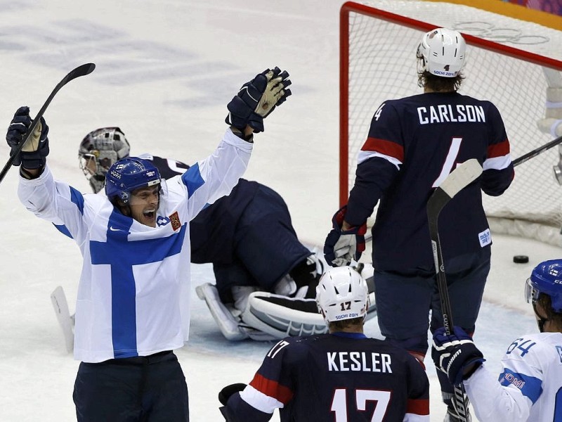 Finnland sichert sich im Eishockey die Bronzemedaille. Obwohl die USA das erste Drittel im Spiel um Platz drei klar dominierten, feierten die Finnen am Ende ein klares 5:0.