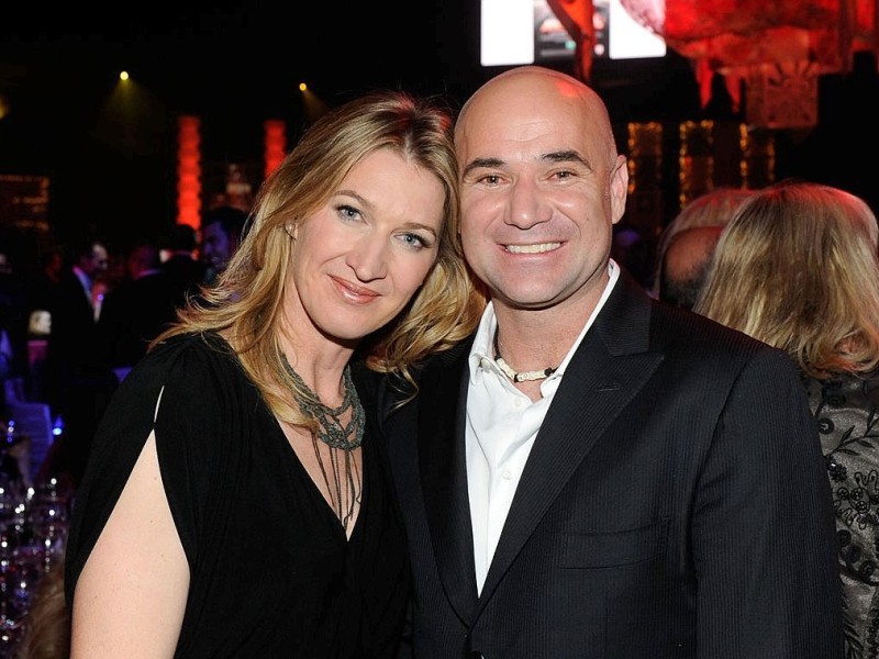 ... lässt es sich gut flirten. Für Steffi Graf und André Agassi führte die Liaison 2001 bis zur Hochzeit. Das Paar hat einen Sohn und eine Tochter. Ein anderes Tennis-Pärchen ...