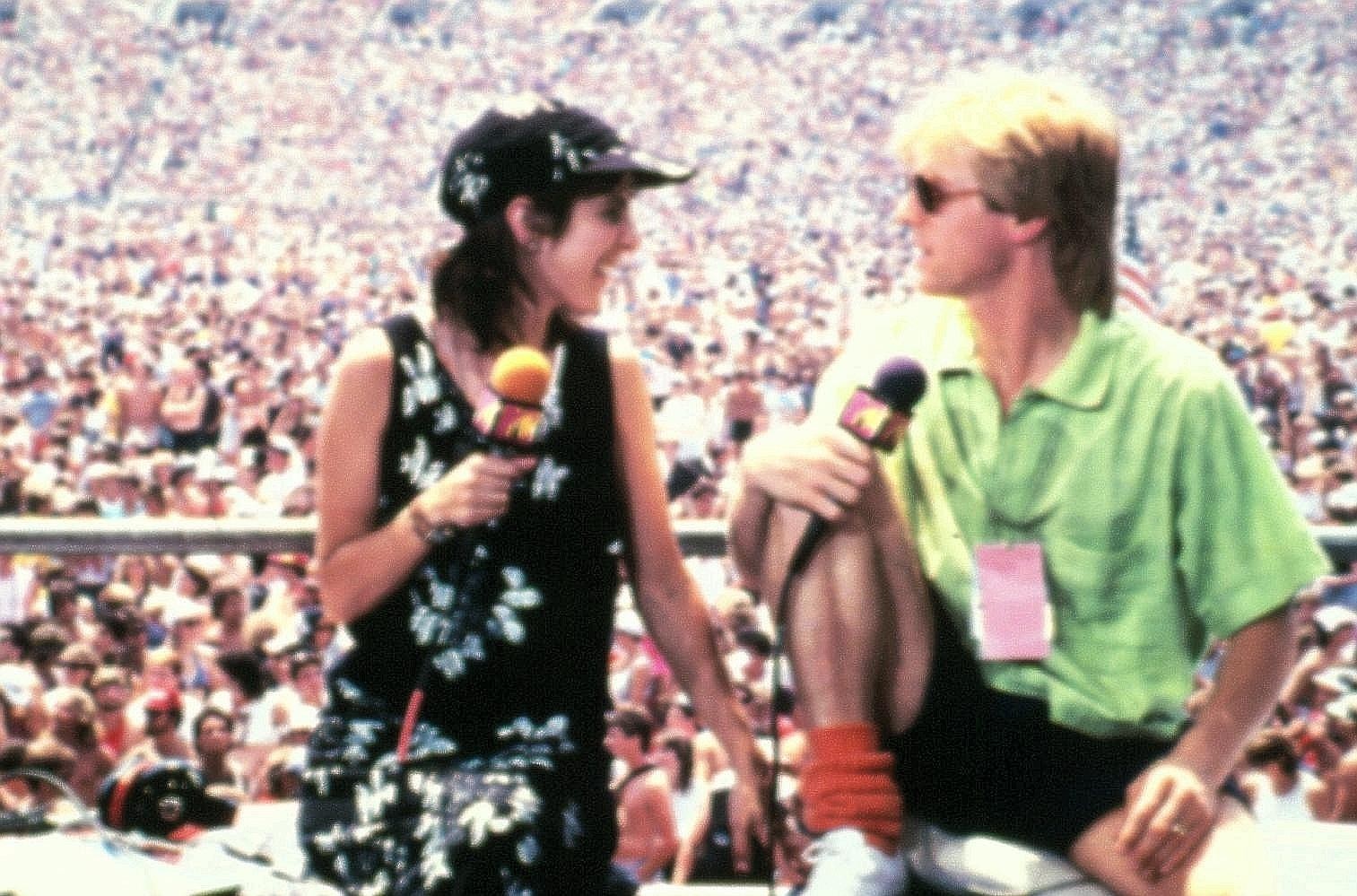 ... letzteren, Martha Quinn und Alan Hunter, berichteten auch live vom MTV Live Aid Konzert 1985. Man beachte das Beinkleid des jungen Mannes. Das Thema der damaligen Veranstaltung war übrigens aktueller denn je: eine Hungersnot in Afrika. Ein Bild aus der...