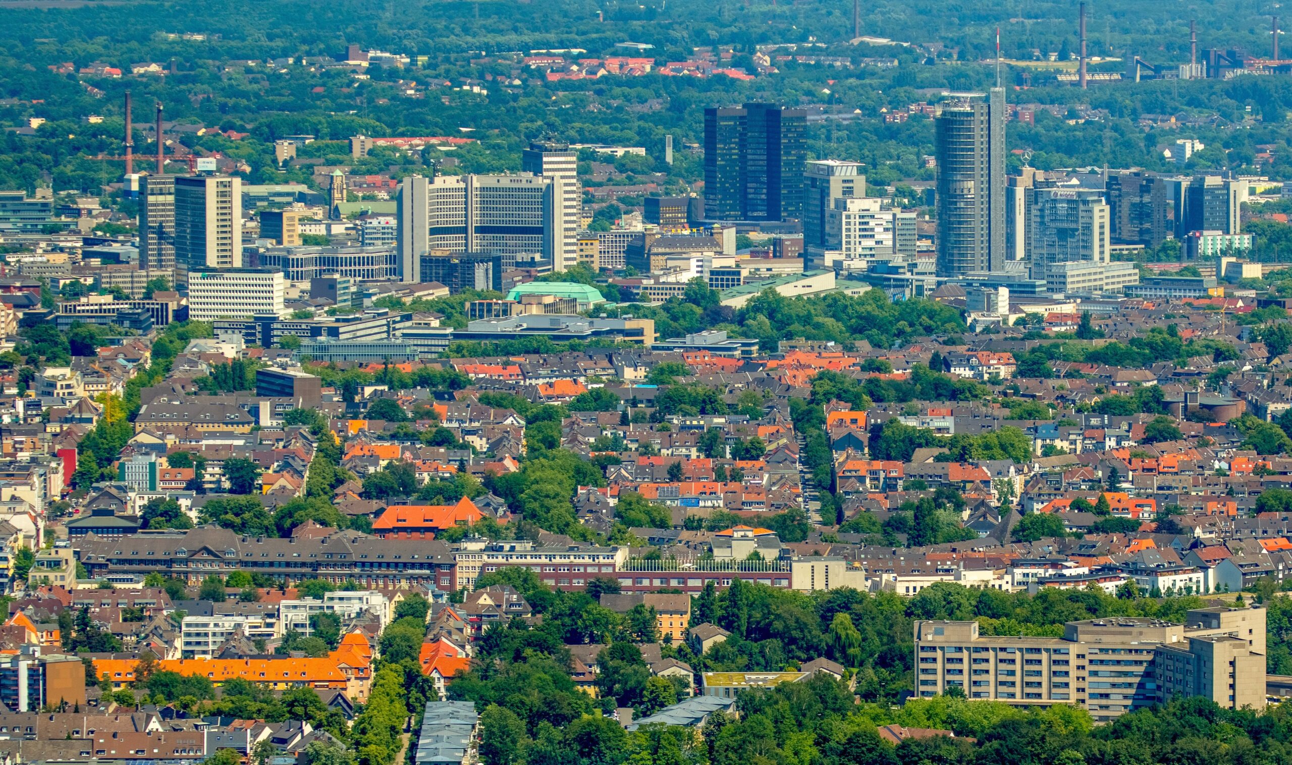 Der Blick über Rüttenscheid auf die Essener Skyline.