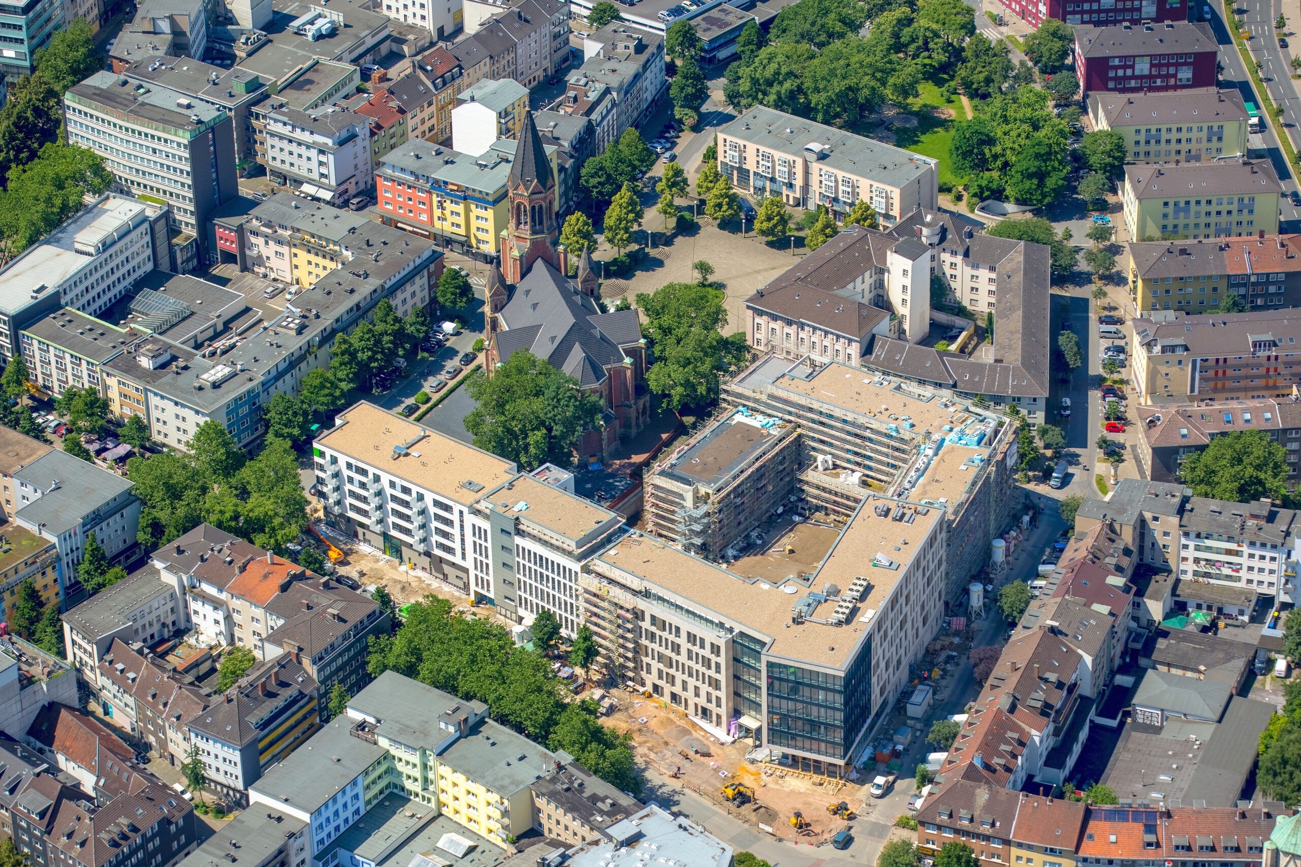 Großbaustelle Kreuzeskirchviertel: Im Gebäude-Komplex der Kastanienhöfe werden künftig die Allbau-Hauptverwaltung, Mietwohnungen, Appartements für Studierende, Büros, eine Kita für rund 70 Kinder und Gastronomie untergebracht.