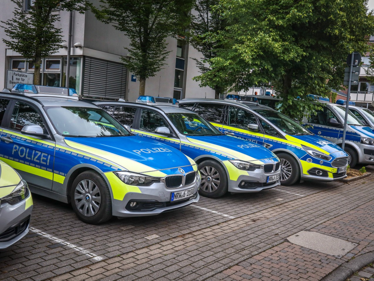 Die Finderin gab das Portemonnaie bei der Polizei ab. (Symbolbild)