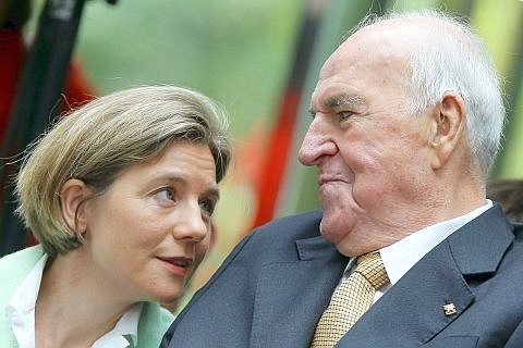 Helmut Kohl mit Maike Richter-Kohl.