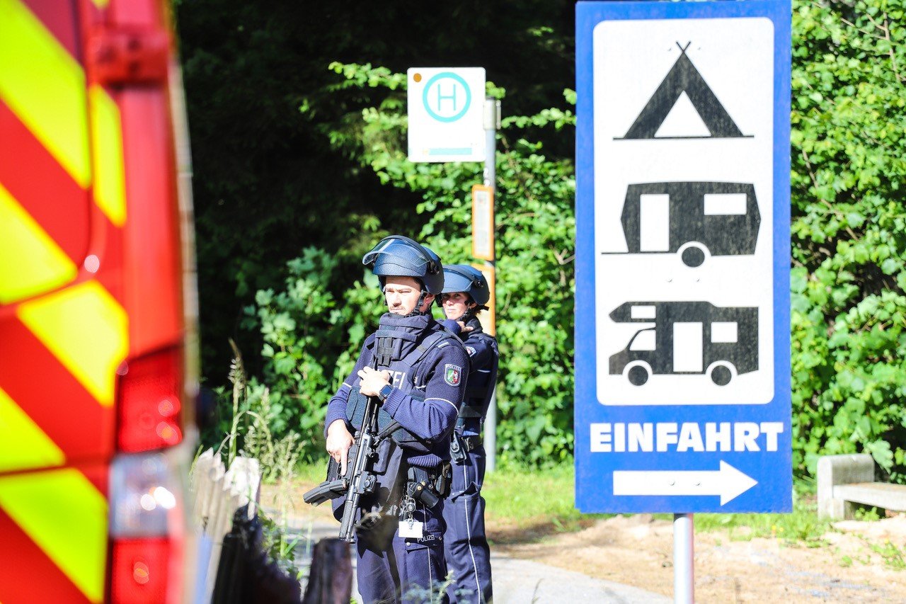 Campingplatz In NRW: SEK-Einsatz! Mann Verschanzt Sich Mit Messer ...