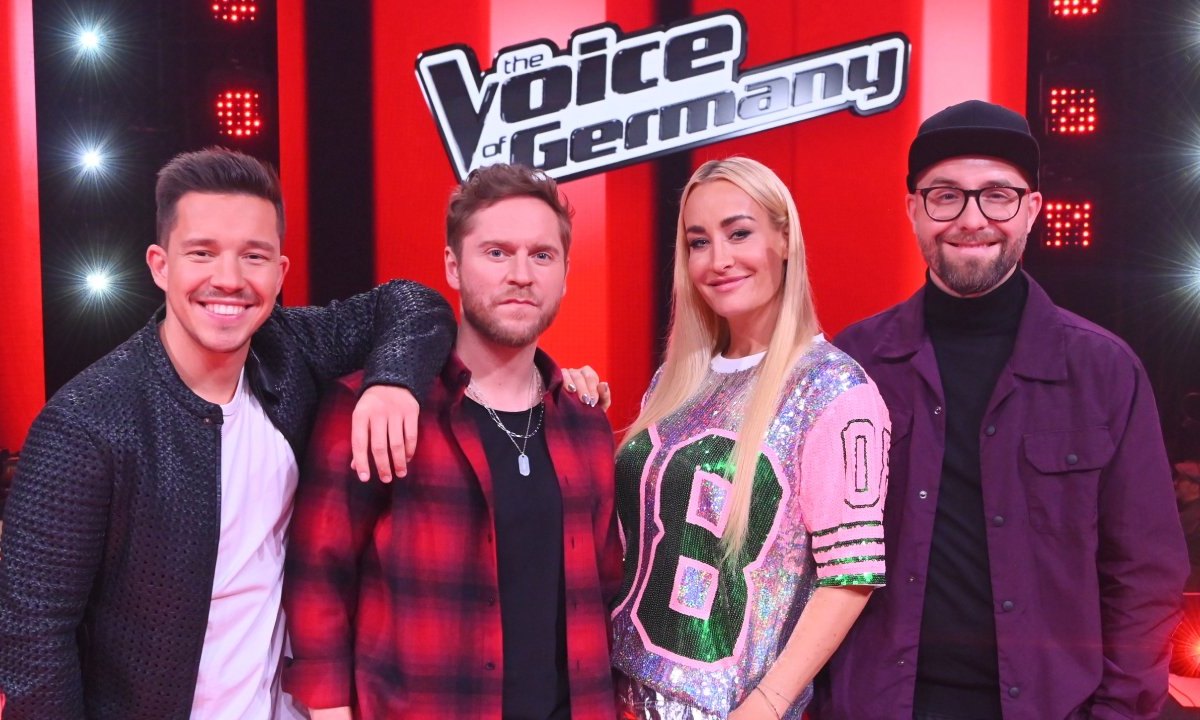 the voice jury.jpg