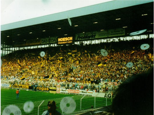 Die Südtribüne ist eine Kultstätte des Fußballs und wurde vor einigen Tagen zum Dortmunder Denkmal erklärt. Foto: Stefan Reinke