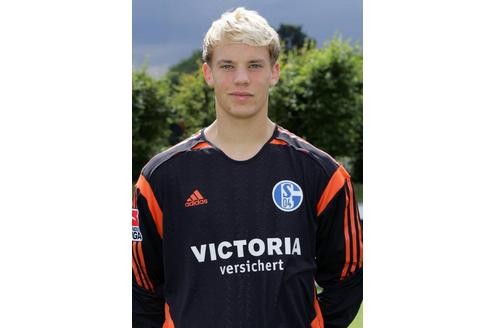 Manuel Neuer ist auf Grund seiner natürlichen Art der Schalker Fan-Liebling. Durch seine konstant starken Leistungen begehrt ihn aber auch die Konkurrenz.