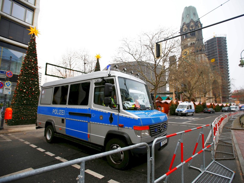 Schon vor der Veranstaltung sicherte die Polizei den Bereich um den Breitscheidplatz am Dienstag weiträumig ab. 