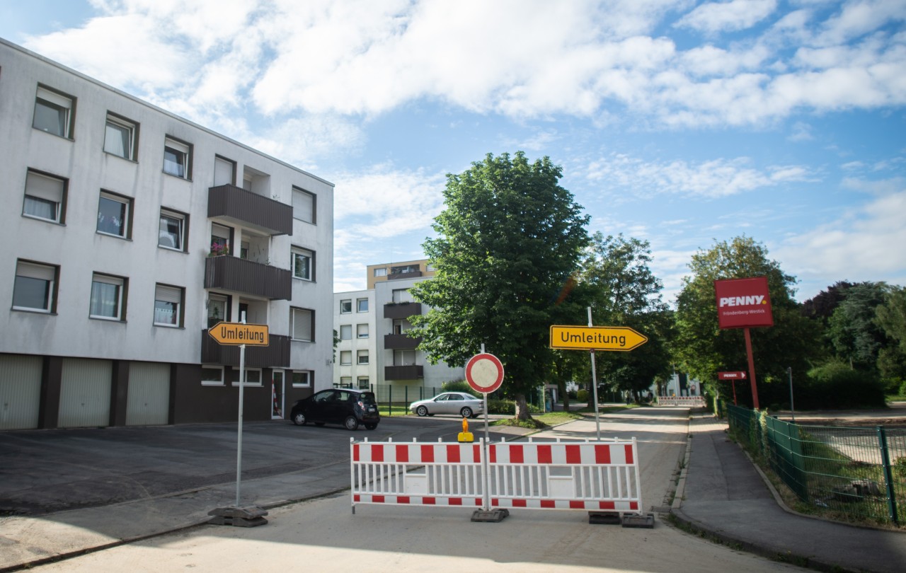 Dammbruch in Frödenberg befürchtet: Rund 700 Menschen wurden im abgesperrten Ortsteil Westick evakuiert.