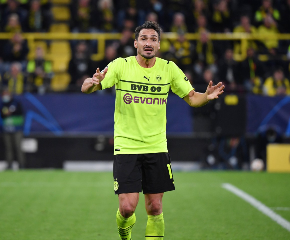 Borussia Dortmunds Abwehrchef Mats Hummels muss wohl einen herben Rückschlag erleiden.