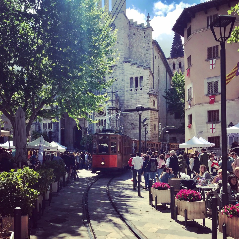 Von Sóller mit der Straßenbahn nach Port de Sóller zu fahren ist ein Erlebnis. 