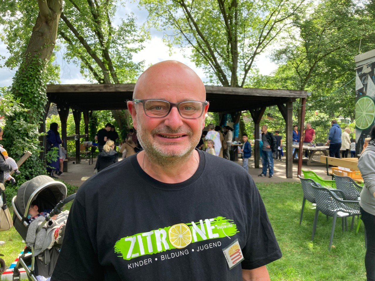 Duisburg: Holger Venghaus, Leiter der „Zitrone“, freut sich über die rege Teilnahme.