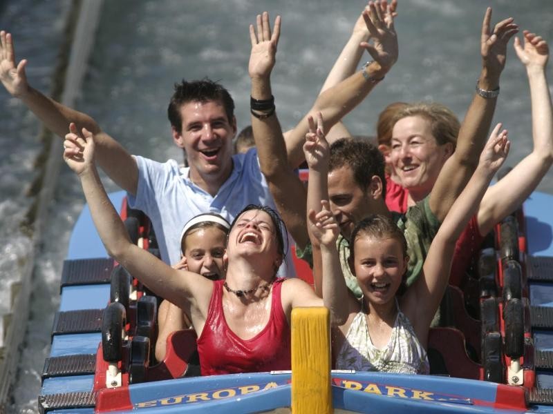 "Poseidon" heißt die Wasserachterbahn im Europa-Park an der französischen Grenze.