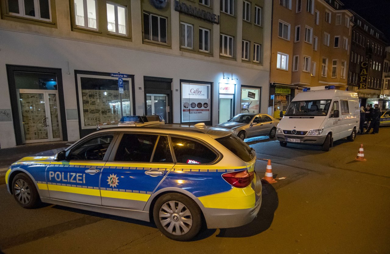 Mann (25) In Hagen Auf Offener Straße Vor Wettbüro Niedergeschossen Und ...