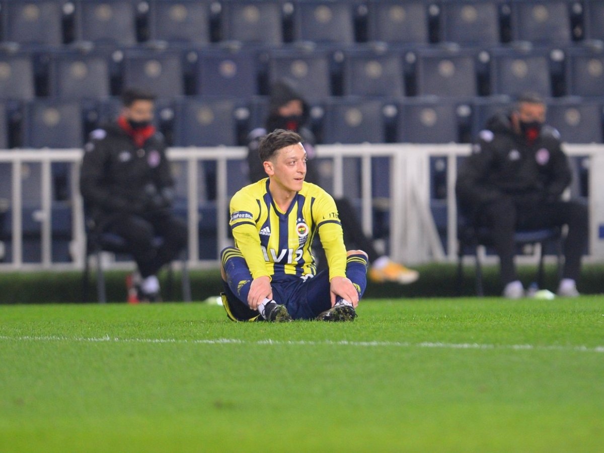 Mesut Özil Fenerbahce.jpg