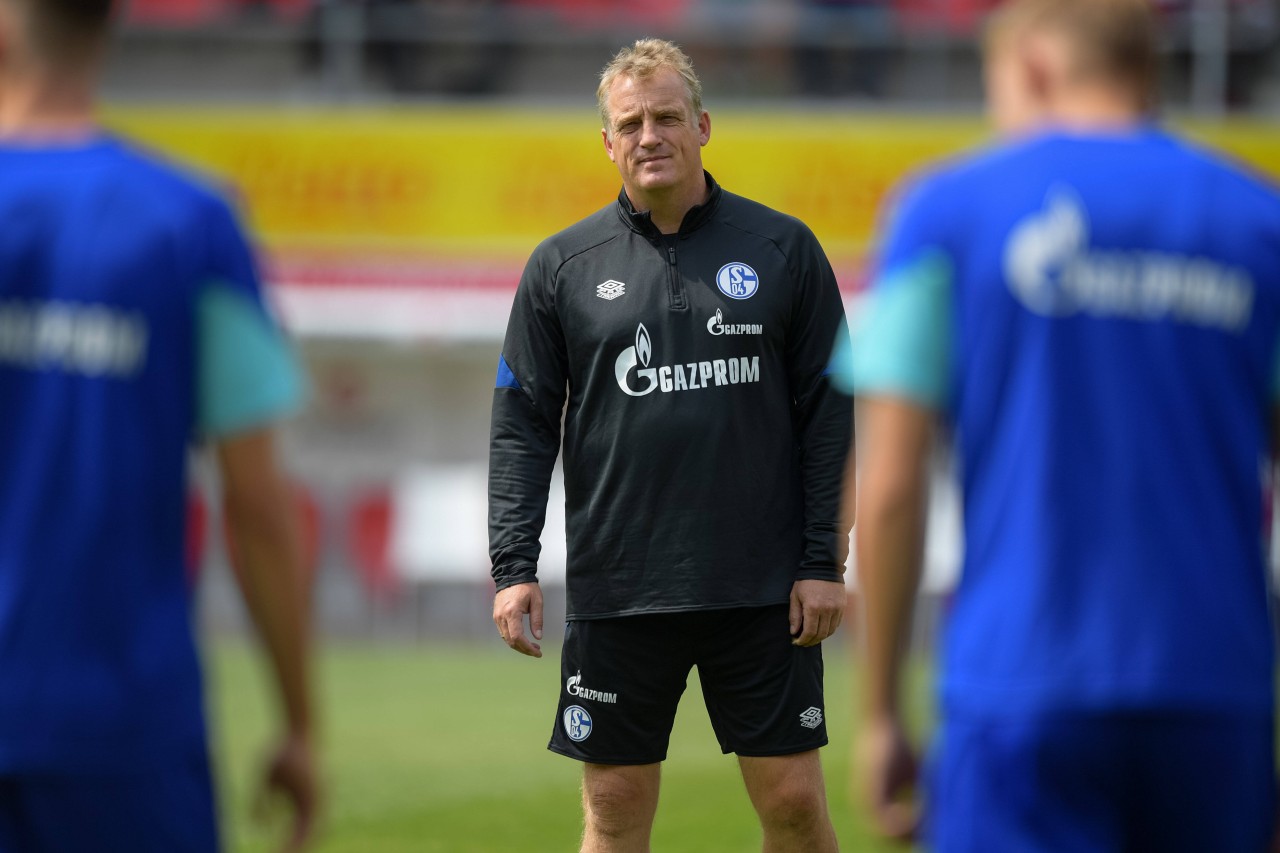 S04-Co-Trainer Mike Büskins.