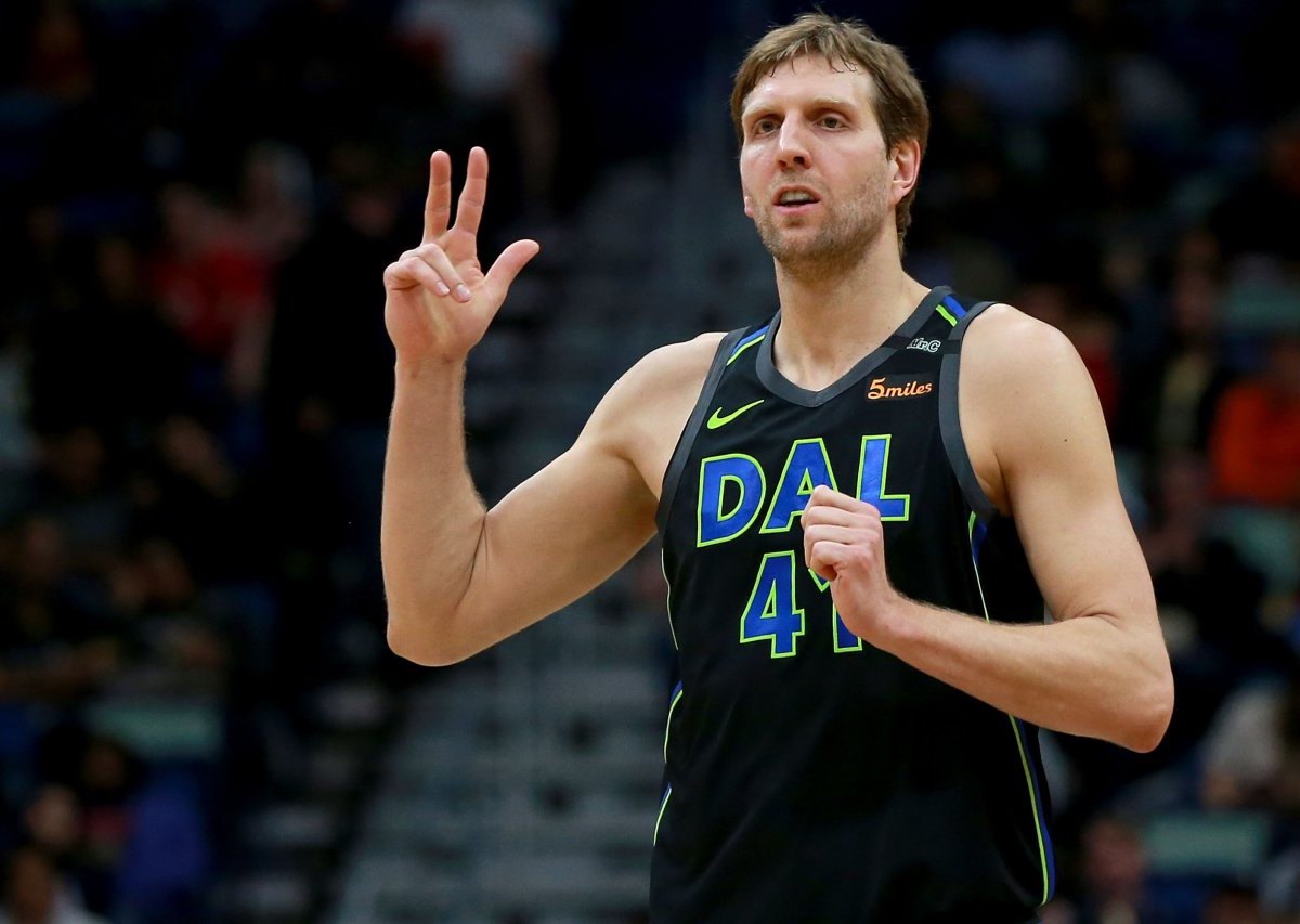 NOWITZKI DALLAS MAVERICKS.jpg