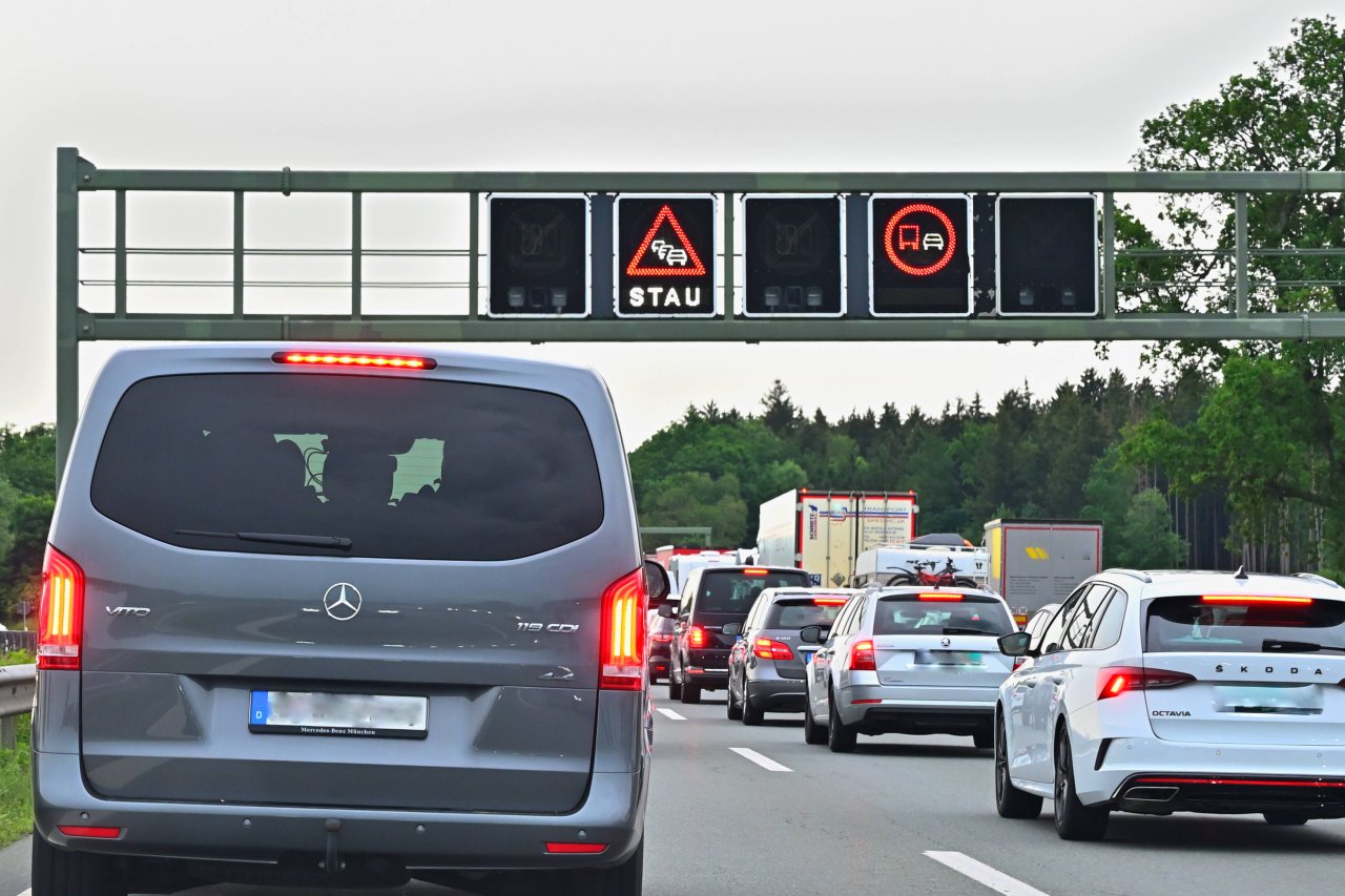 NRW: Wegen Fronleichnam! ADAC Warnt Vor Fehler Wie An Pfingsten ...