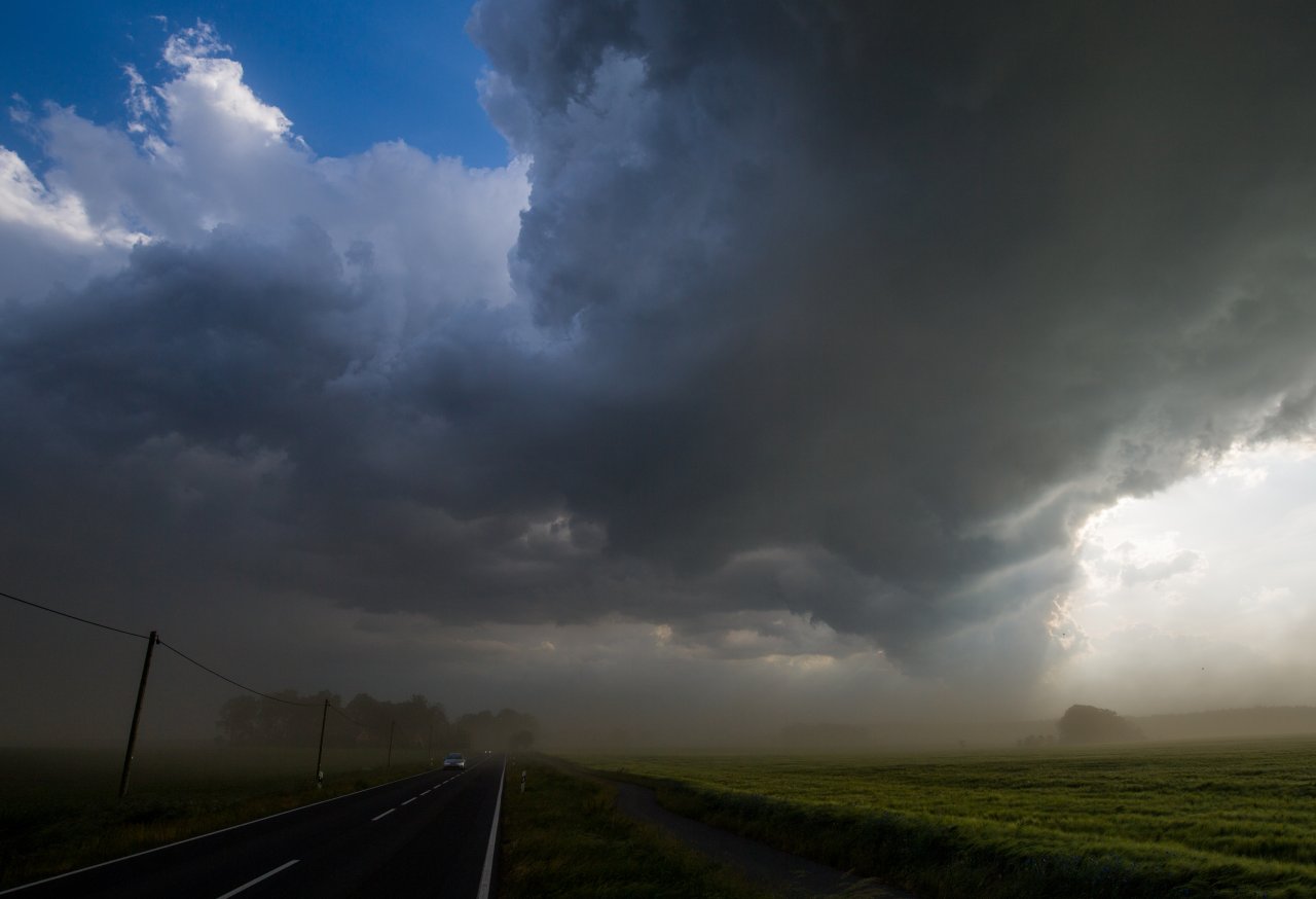 Gewitter Und Orkan In NRW: Unwetter In Essen, Duisburg Und Co ...