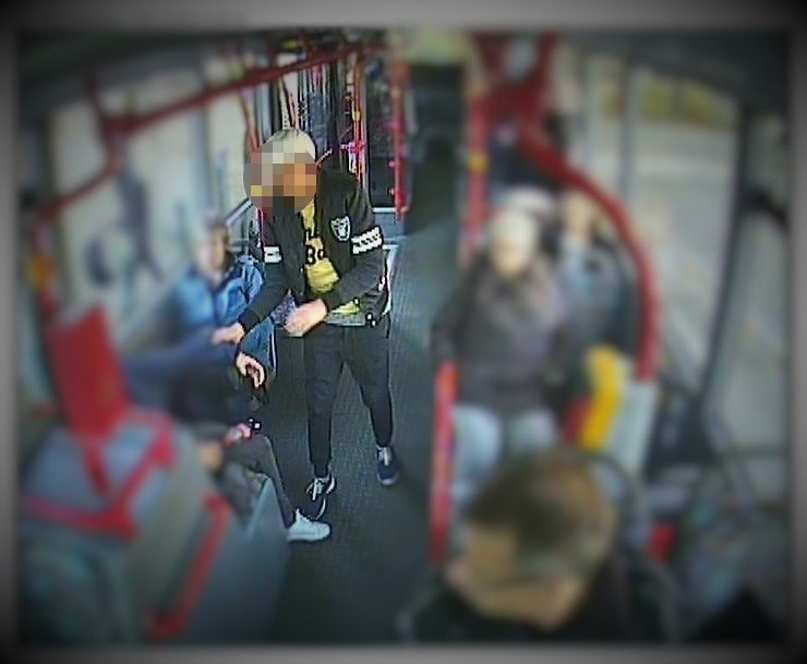 Iserlohn Sex Übergriff Auf 13 Jährige Im Bus Mutmaßlicher Täter Stellt Sich Derwestende 