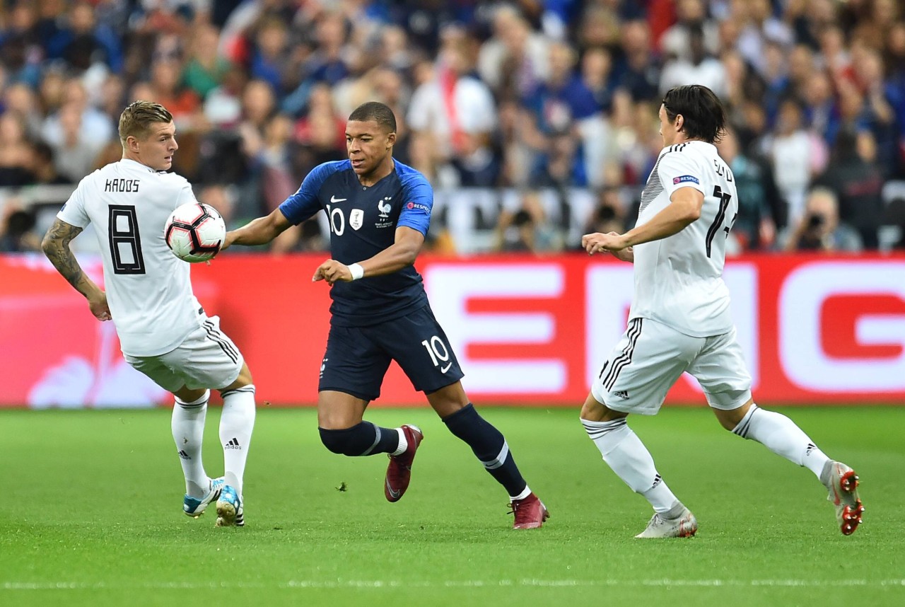 Kylian Mbappé (m.) wirbelt auch beim Rückspiel zwischen Frankreich und Deutschland in der UEFA Nations League.
