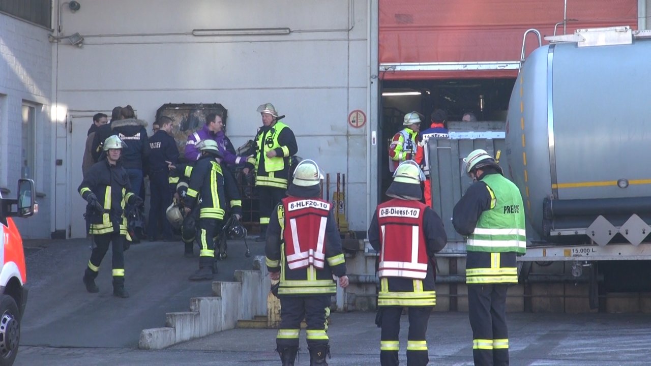 Schwerer Arbeitsunfall In Dortmund Zwei Männer Brechen In Tank Zusammen Akute Lebensgefahr 9027