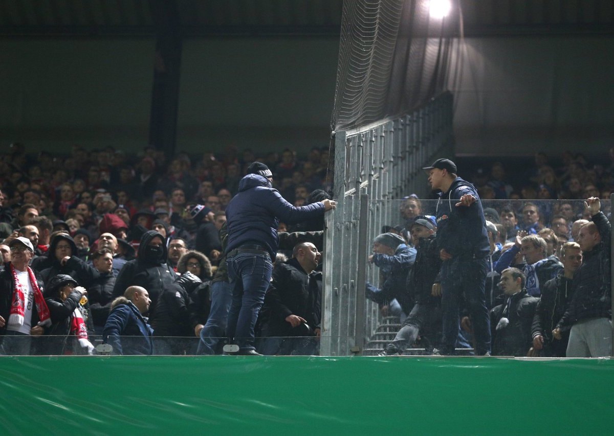 fc-schalke-04-fans