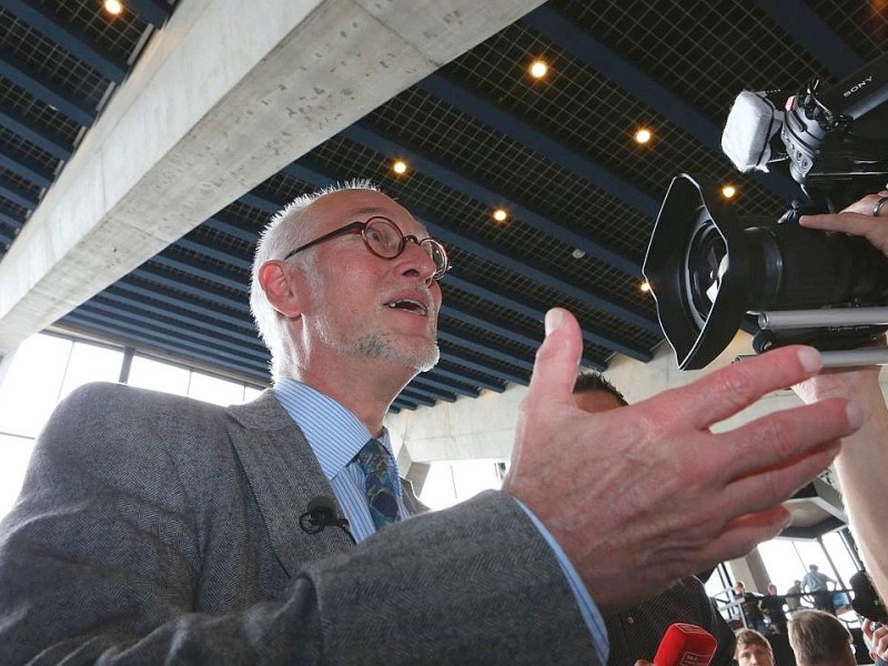 RUB Ruhr Uni Bochum scheitert im Excellelenzwettbewerb um den Status einer Excellenz - Uni Elite - Uni , bekommt dafür aber einen Trostpreis mit einem Cluster?, Foto: Stefan Arend / WAZ Fotopool RUB Ruhr Uni Bochum scheitert im Excellelenzwettbewerb um den Status einer Excellenz - Uni Elite - Uni , bekommt dafür aber einen Trostpreis mit einem Cluster?, REKTOR DER RUHR-UNIVERSITÄT BOCHUM , PROF. DR. DR. H.C. ELMAR W. WEILER , Foto: Stefan Arend / WAZ Fotopool