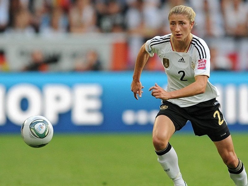 Bianca Schmidt (23), 1. FFC Frankfurt, 33 Länderspiele (2 Tore). Größte Erfolge: U20-Weltmeisterin 2010, Champions-League-Siegerin 2010, Europameisterin 2009, dreimal Deutsche Meisterin, Dritter Platz U20-Weltmeisterschaft 2008